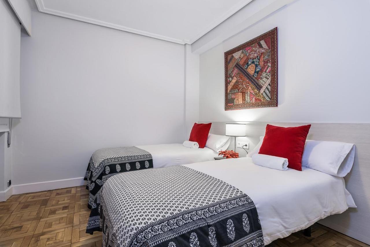 Zurriola Surf Apartment Сан Себастиан Екстериор снимка