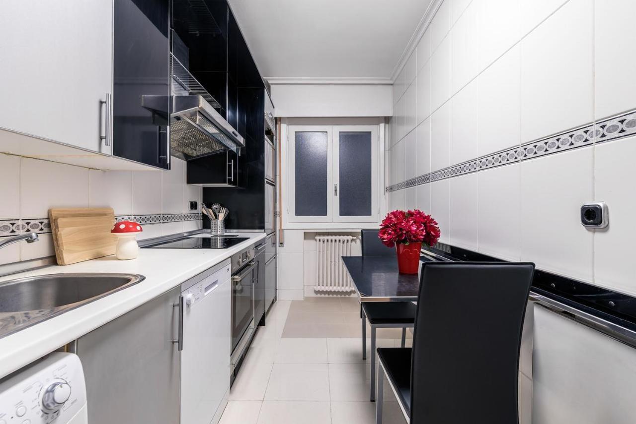 Zurriola Surf Apartment Сан Себастиан Екстериор снимка